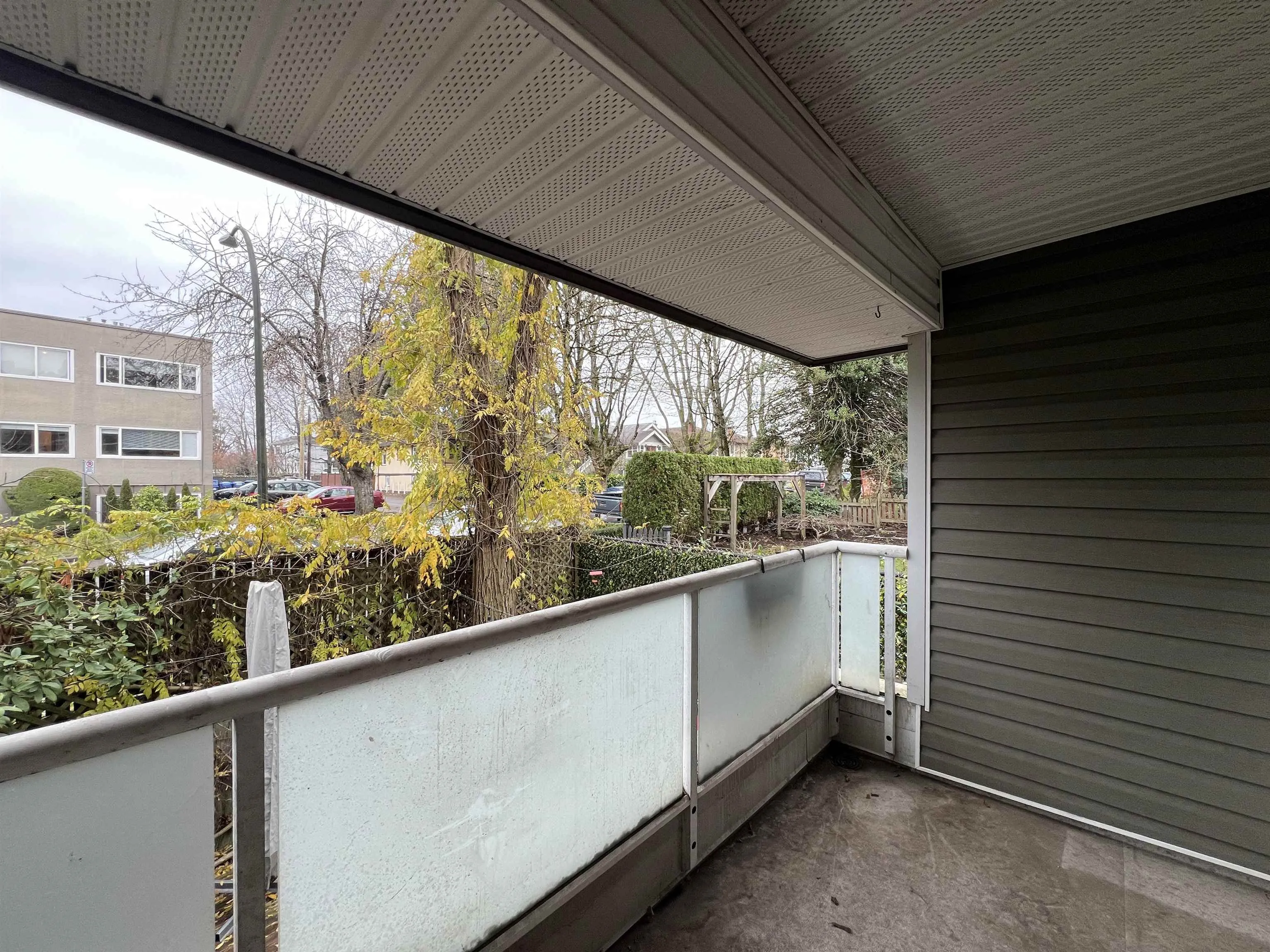 674 W 17th Avenue #206