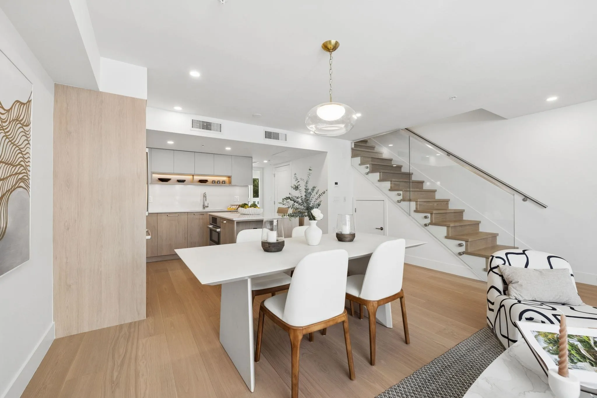 578 W 24 Avenue #222
