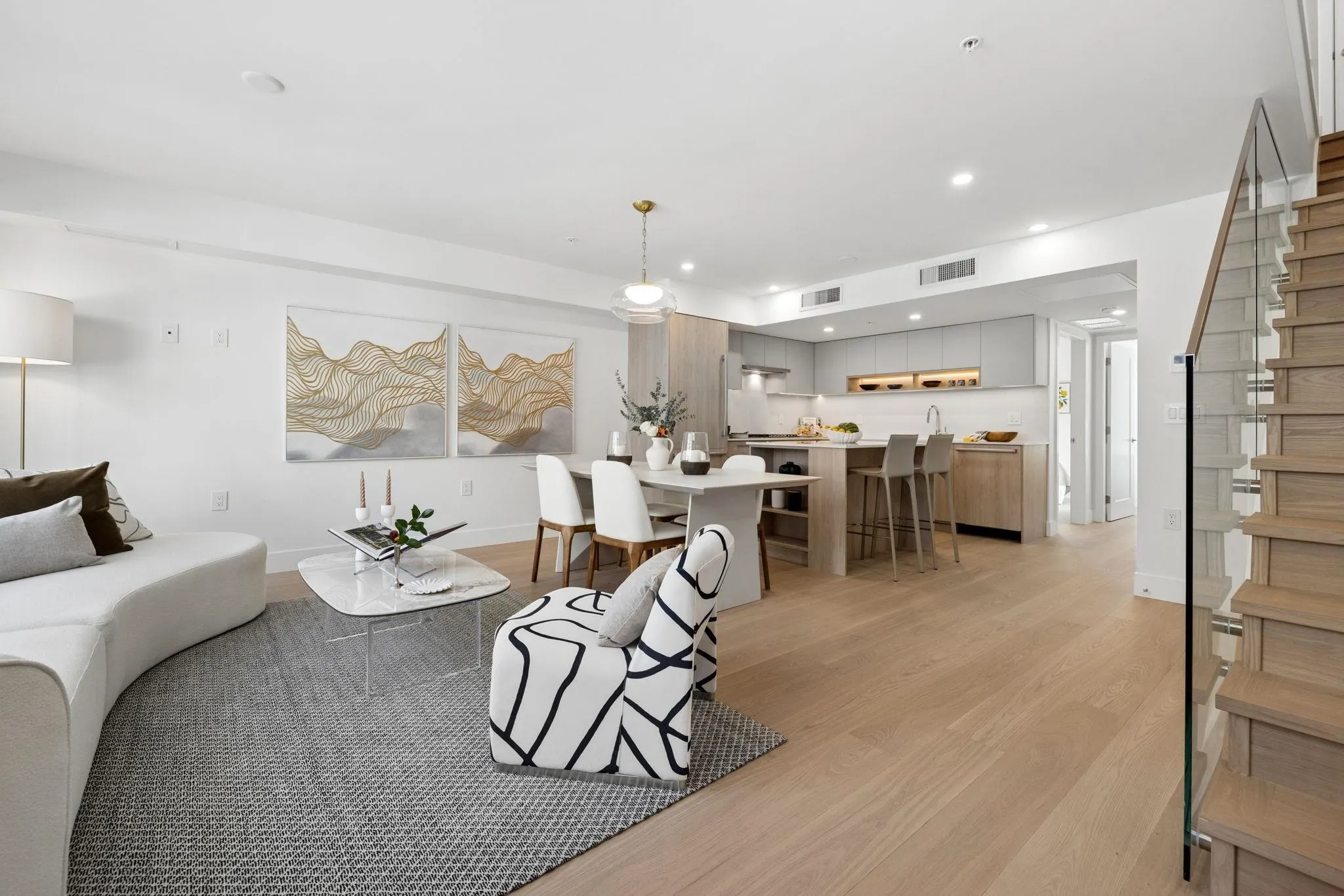 578 W 24 Avenue #222