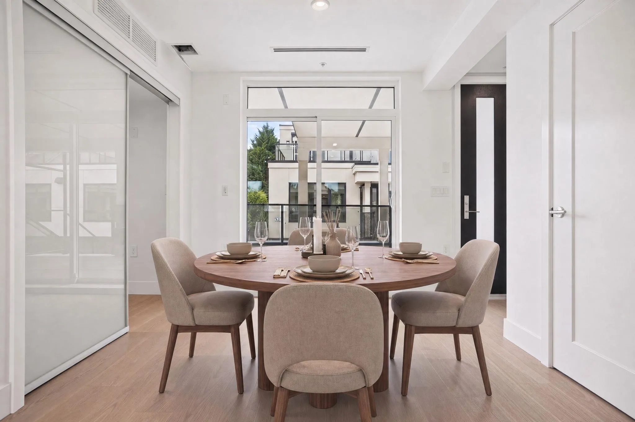 578 W 24 Avenue #202