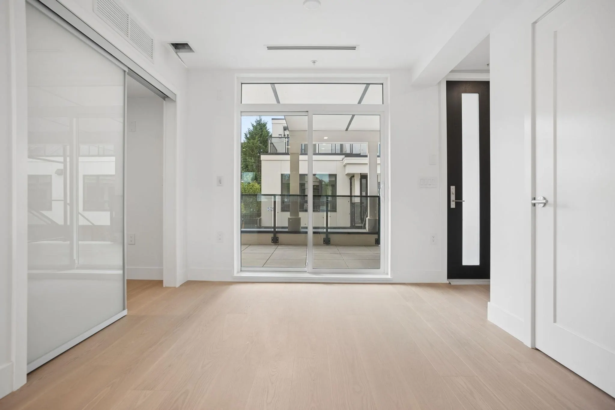 578 W 24 Avenue #202