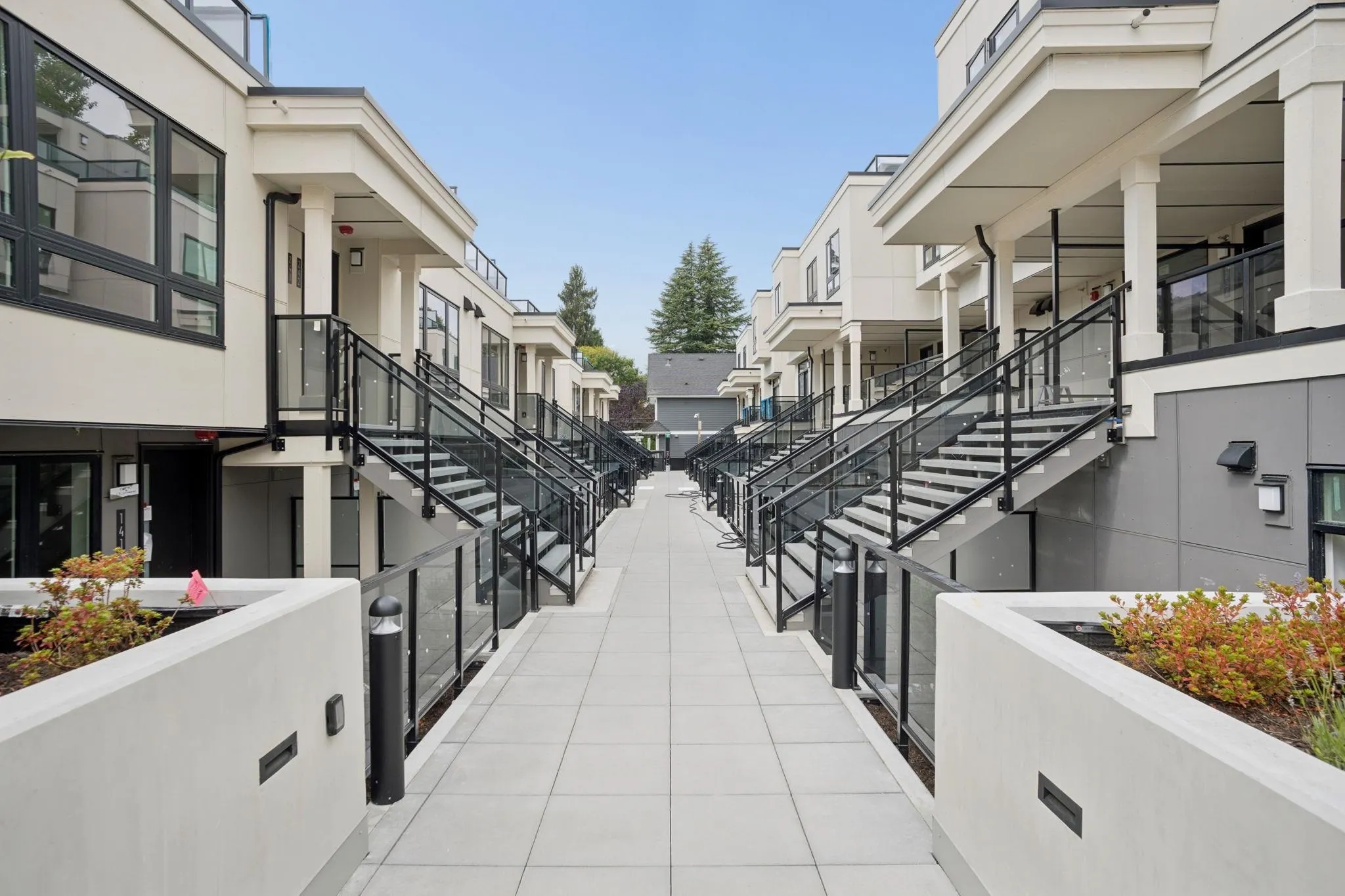 578 W 24 Avenue #202