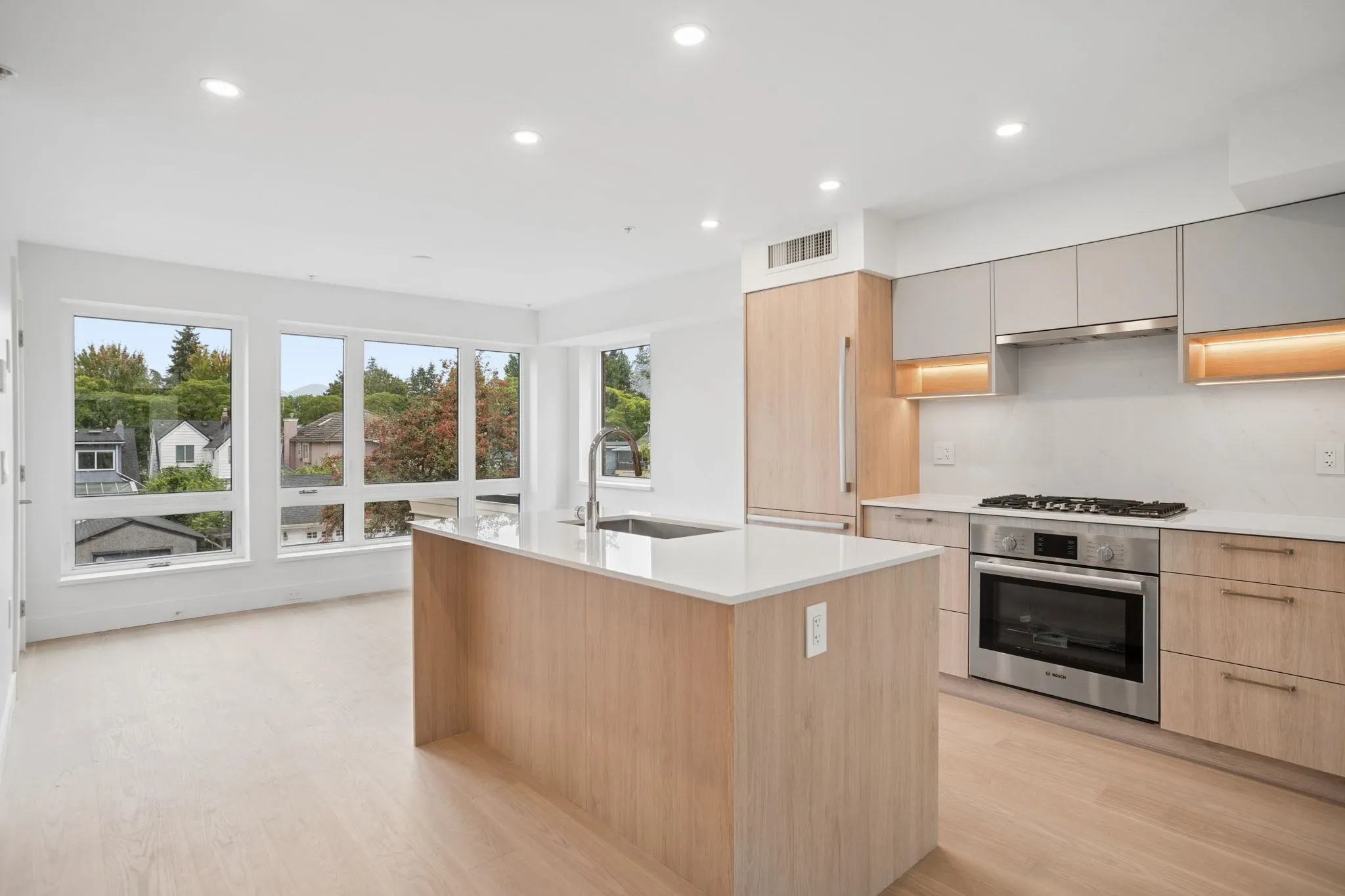 578 W 24 Avenue #202
