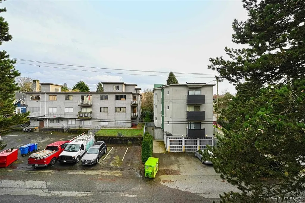 16 Lakewood Drive #406