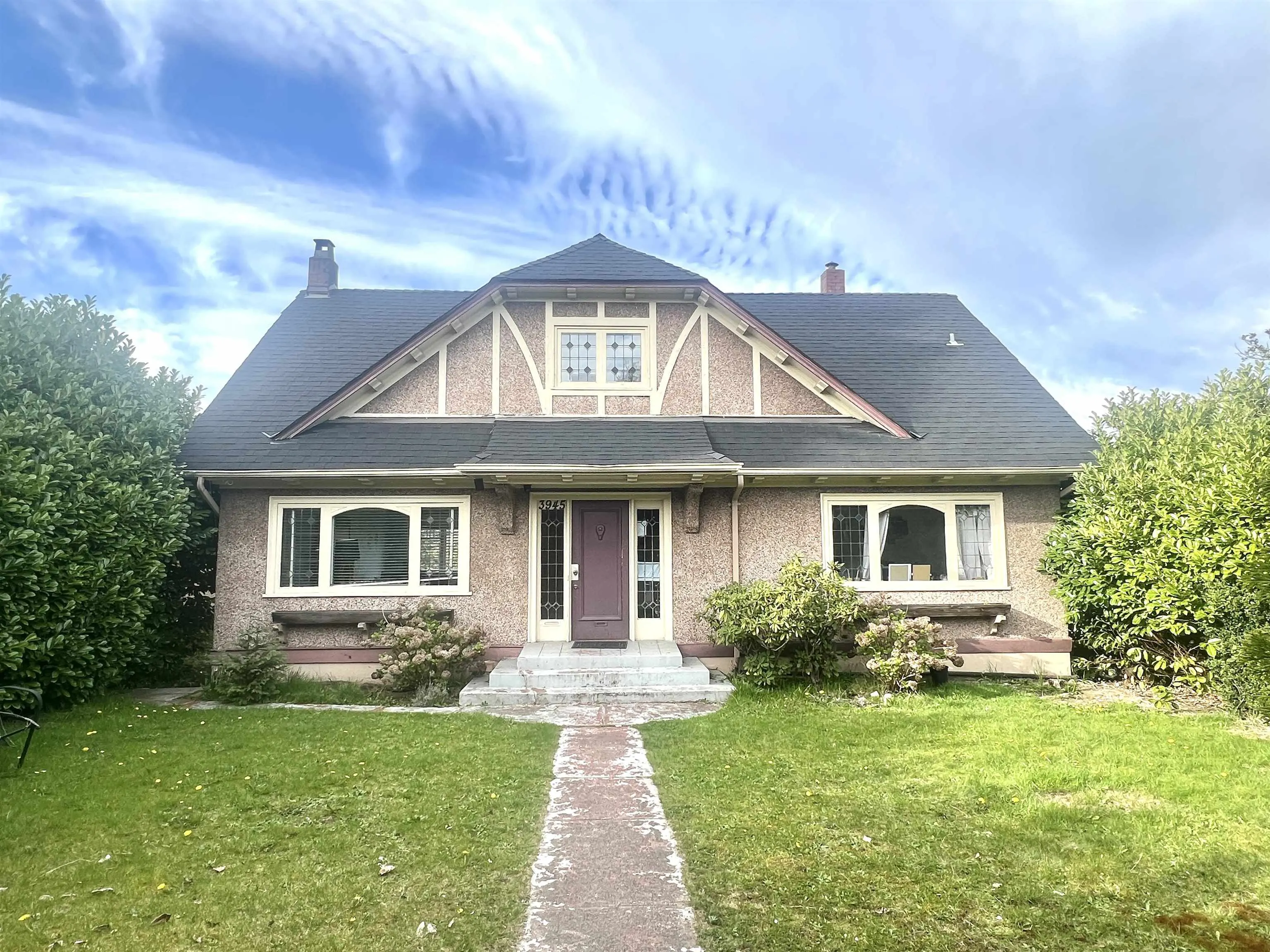 3945 W 10th Avenue