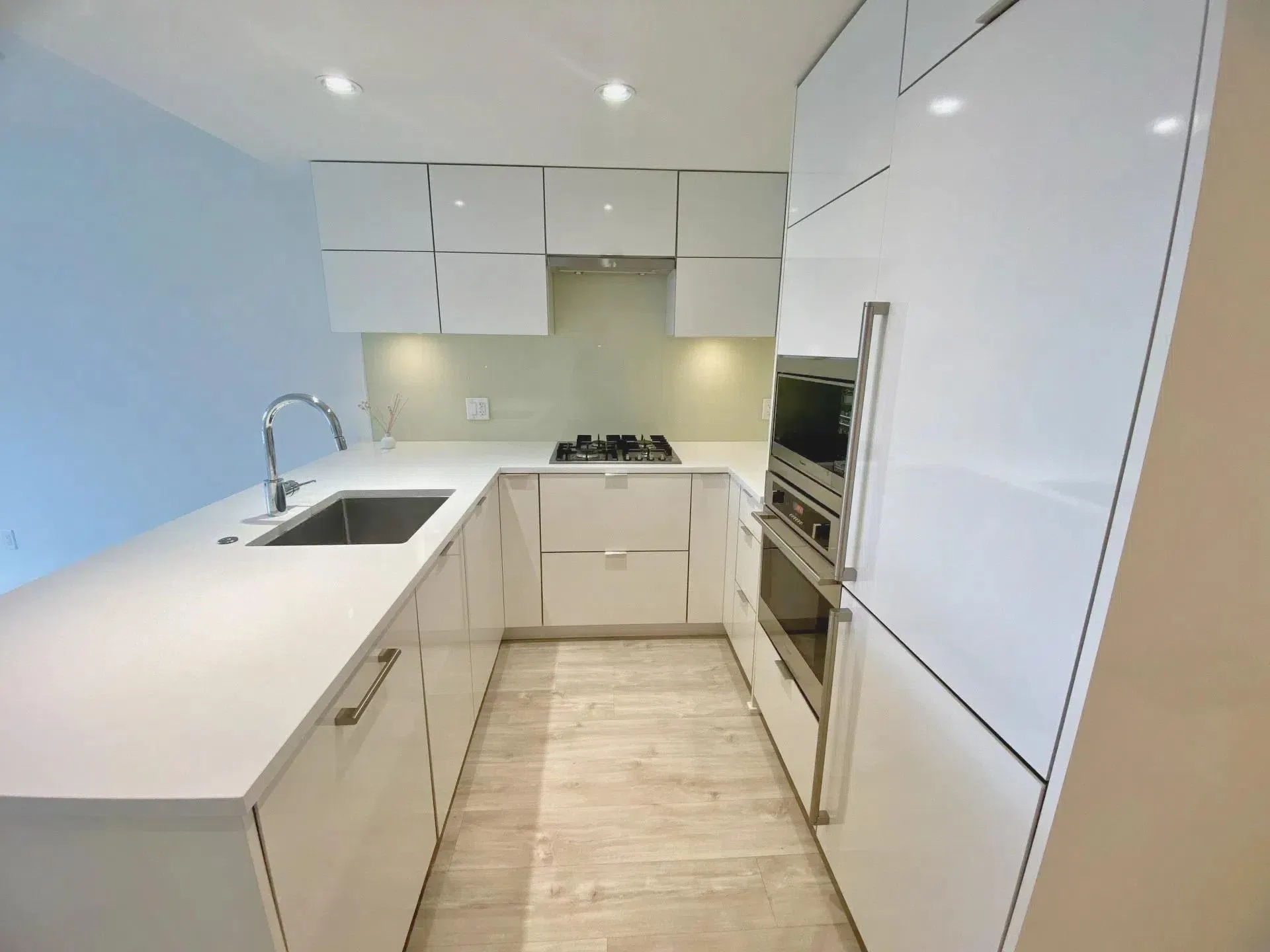 238 W Broadway #802