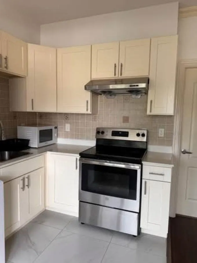 387x S Elmwood Street