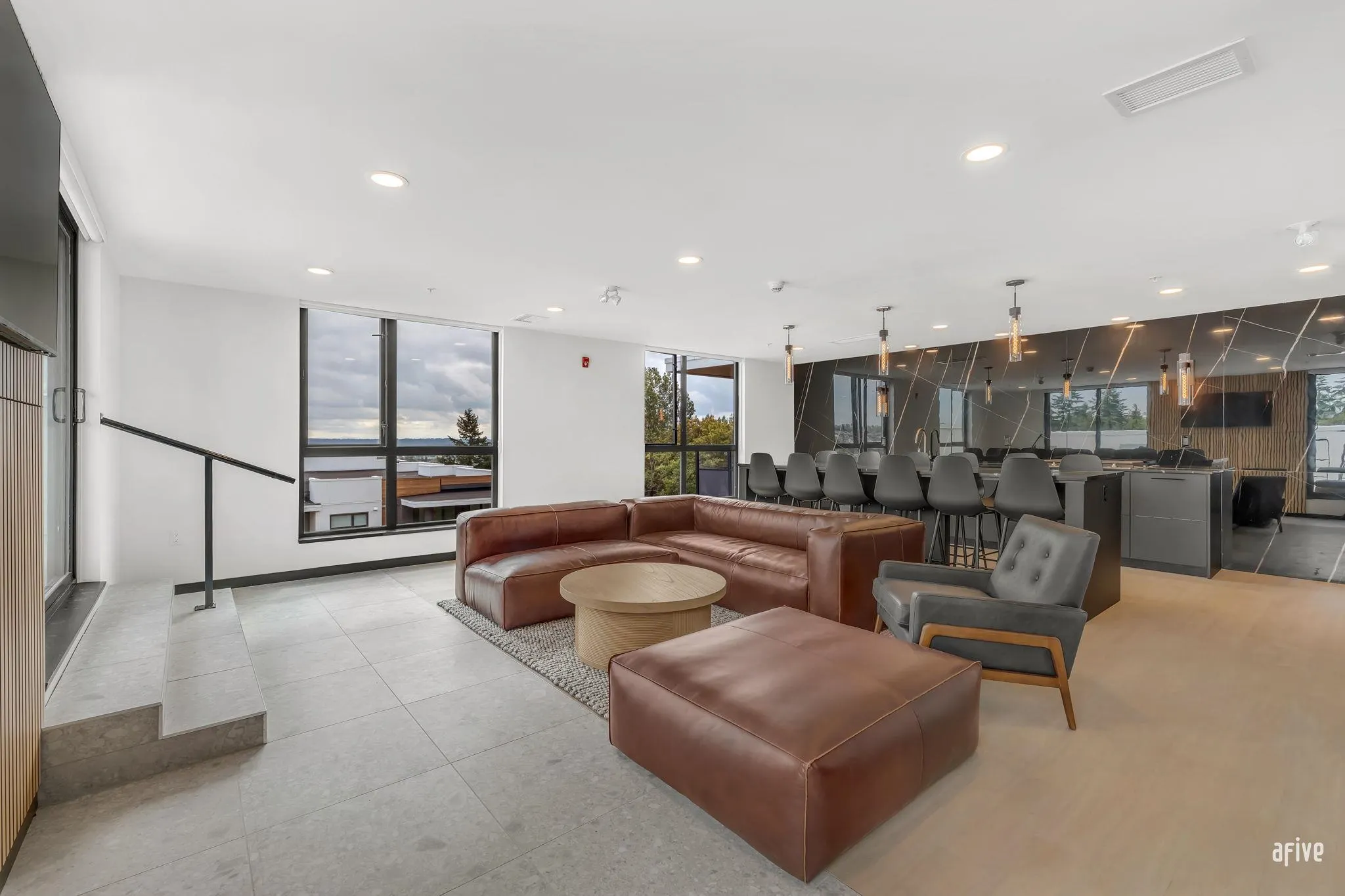 6585 195a Street #401