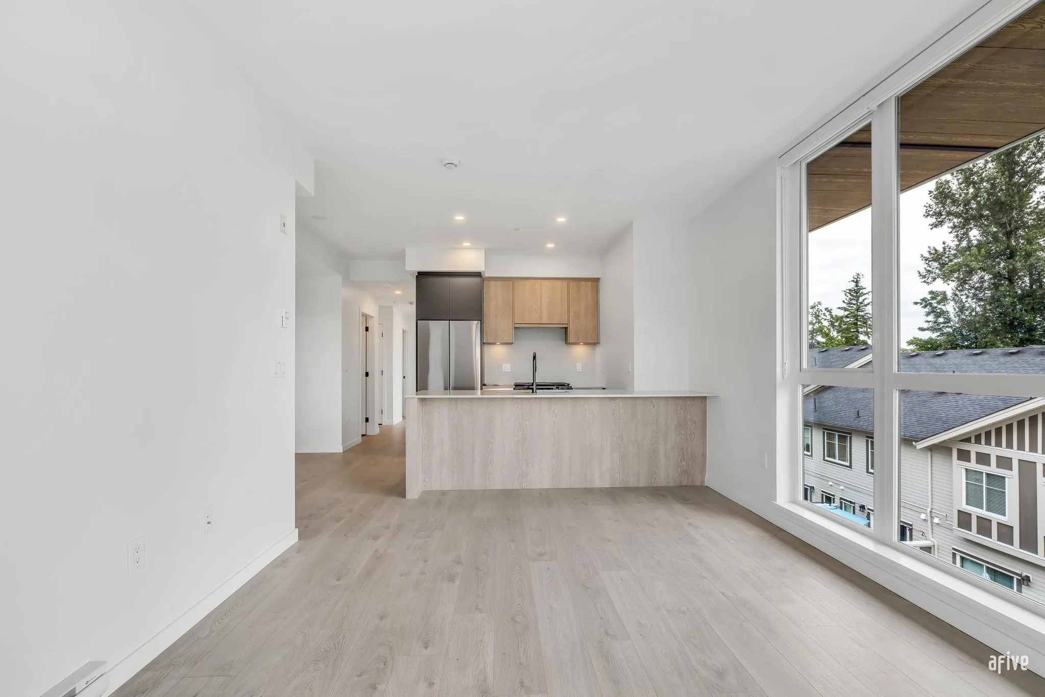 6585 195a Street #401
