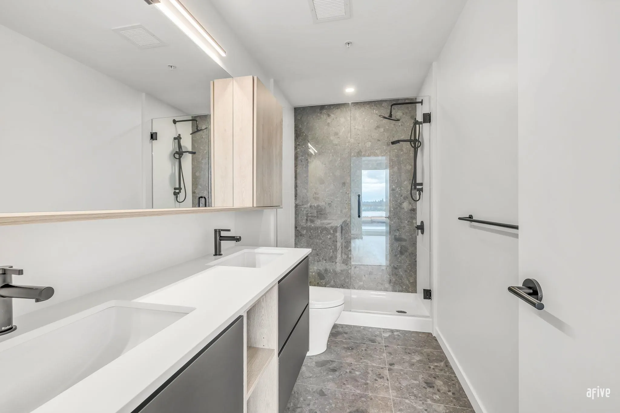 6585 195a Street #401