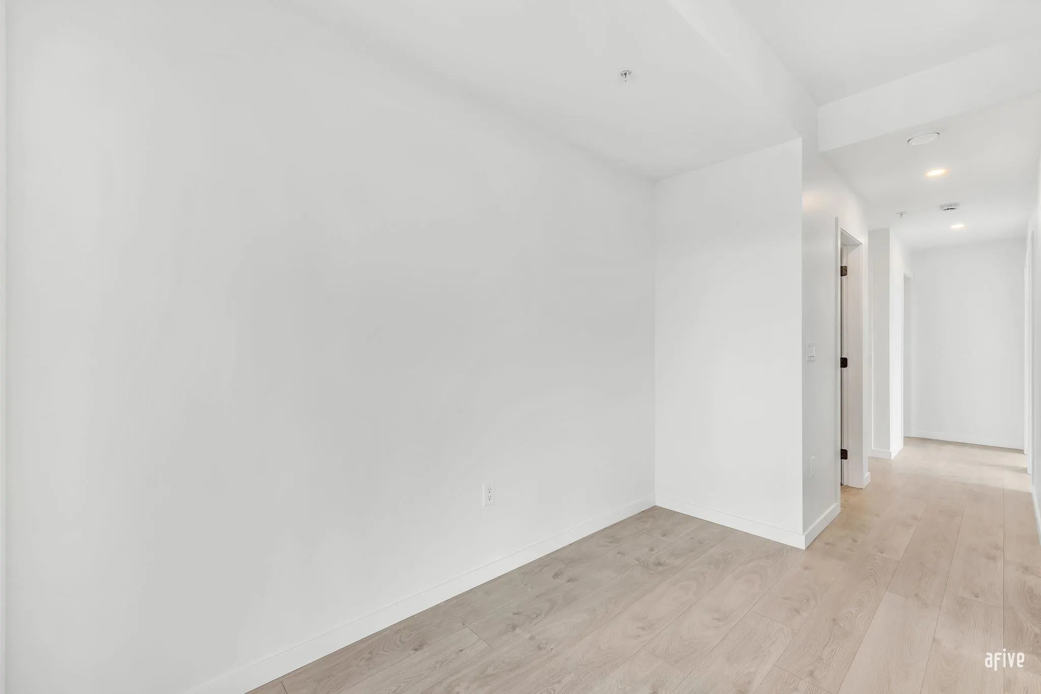 6585 195a Street #401