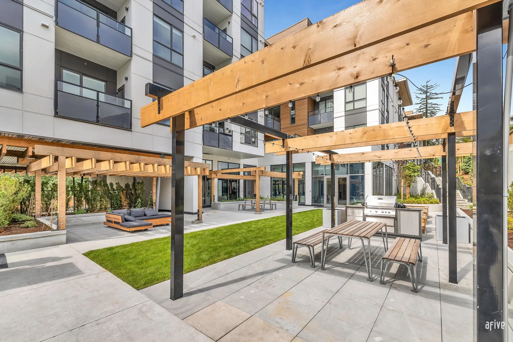 6585 195a Street #401