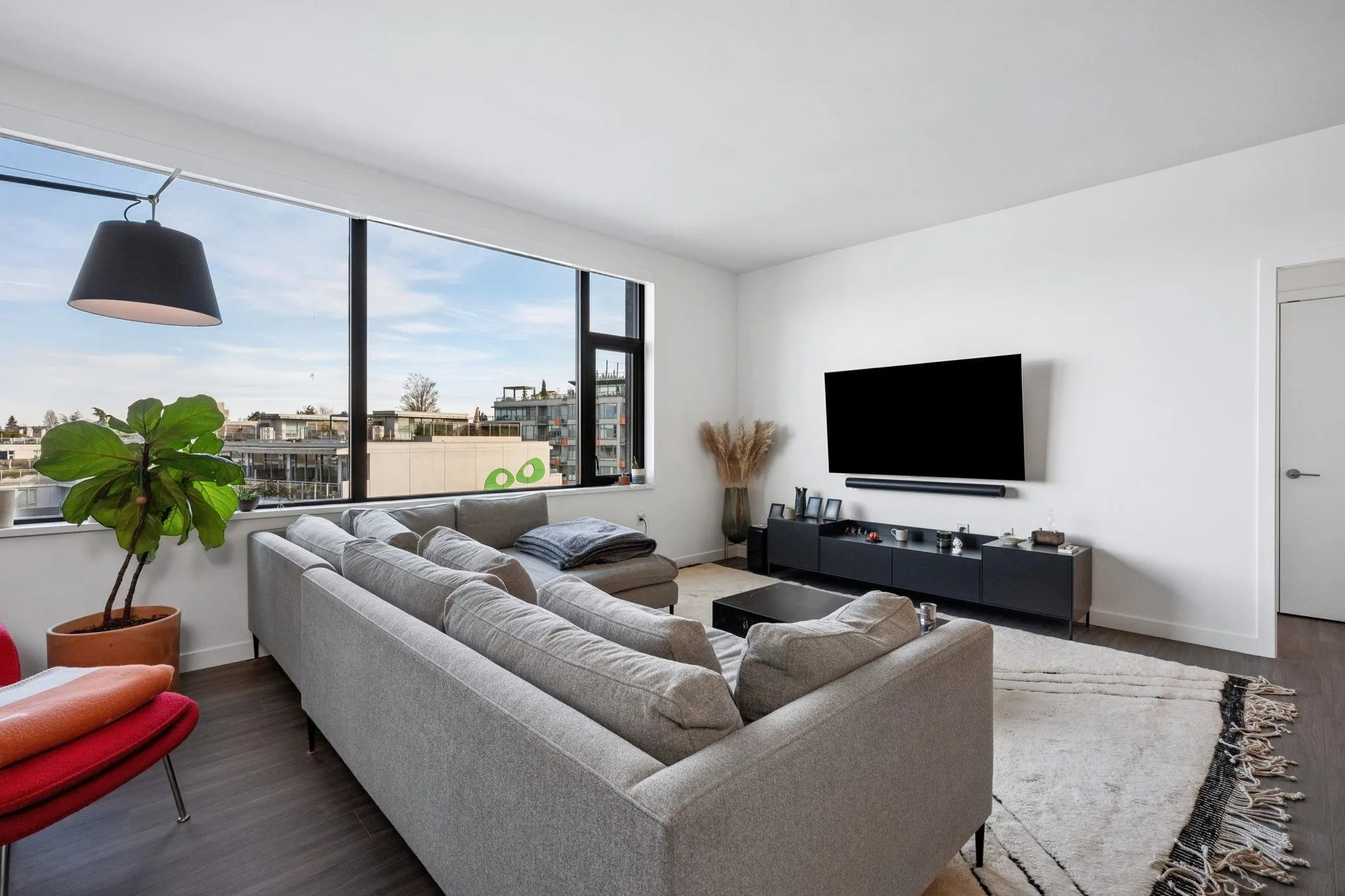 210 E 5th Avenue #802