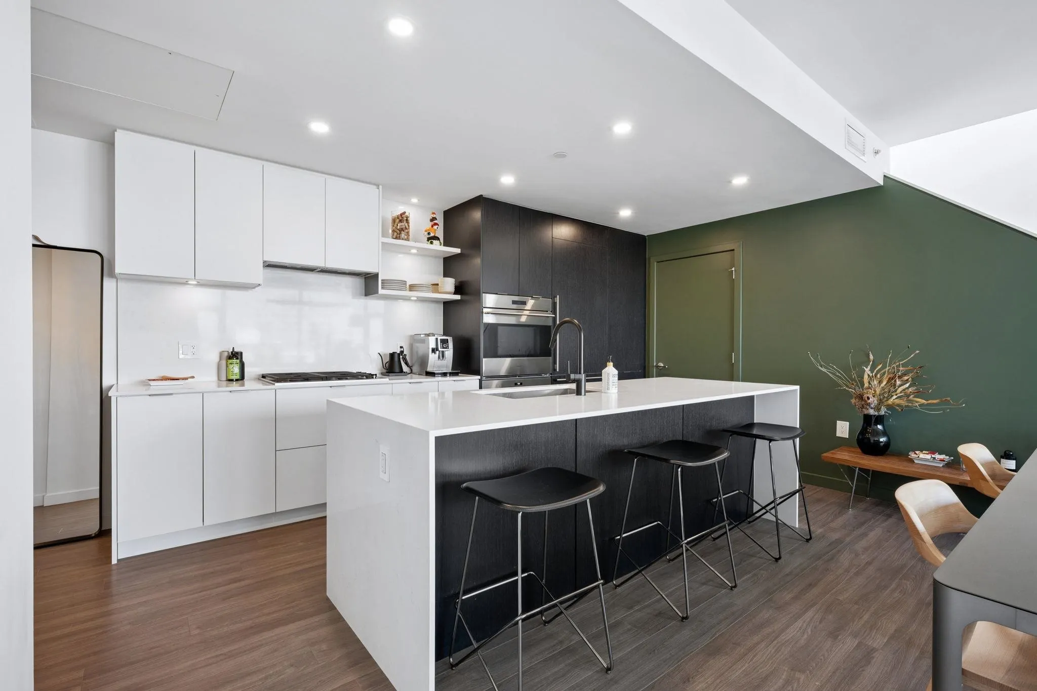 210 E 5th Avenue #802