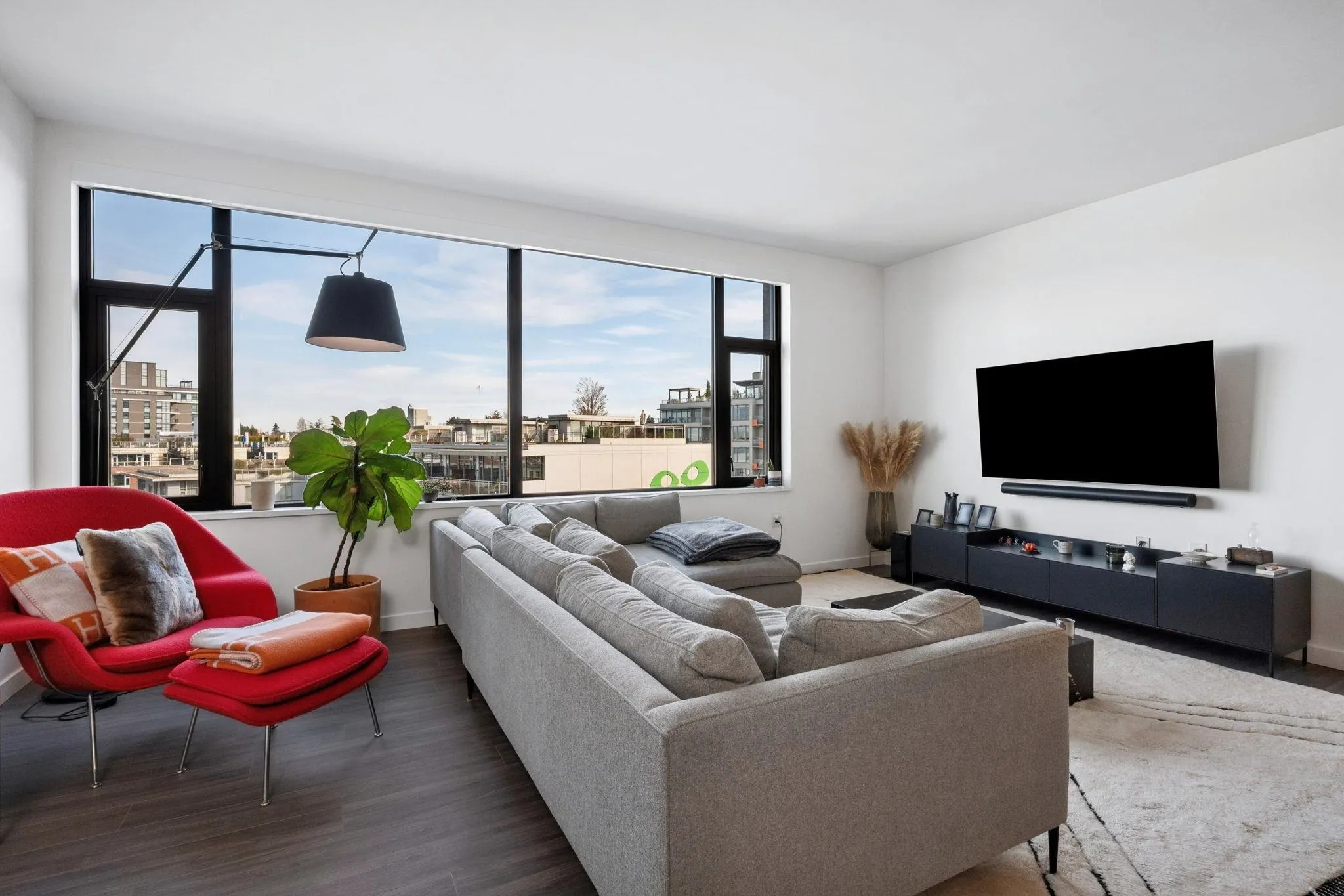 210 E 5th Avenue #802