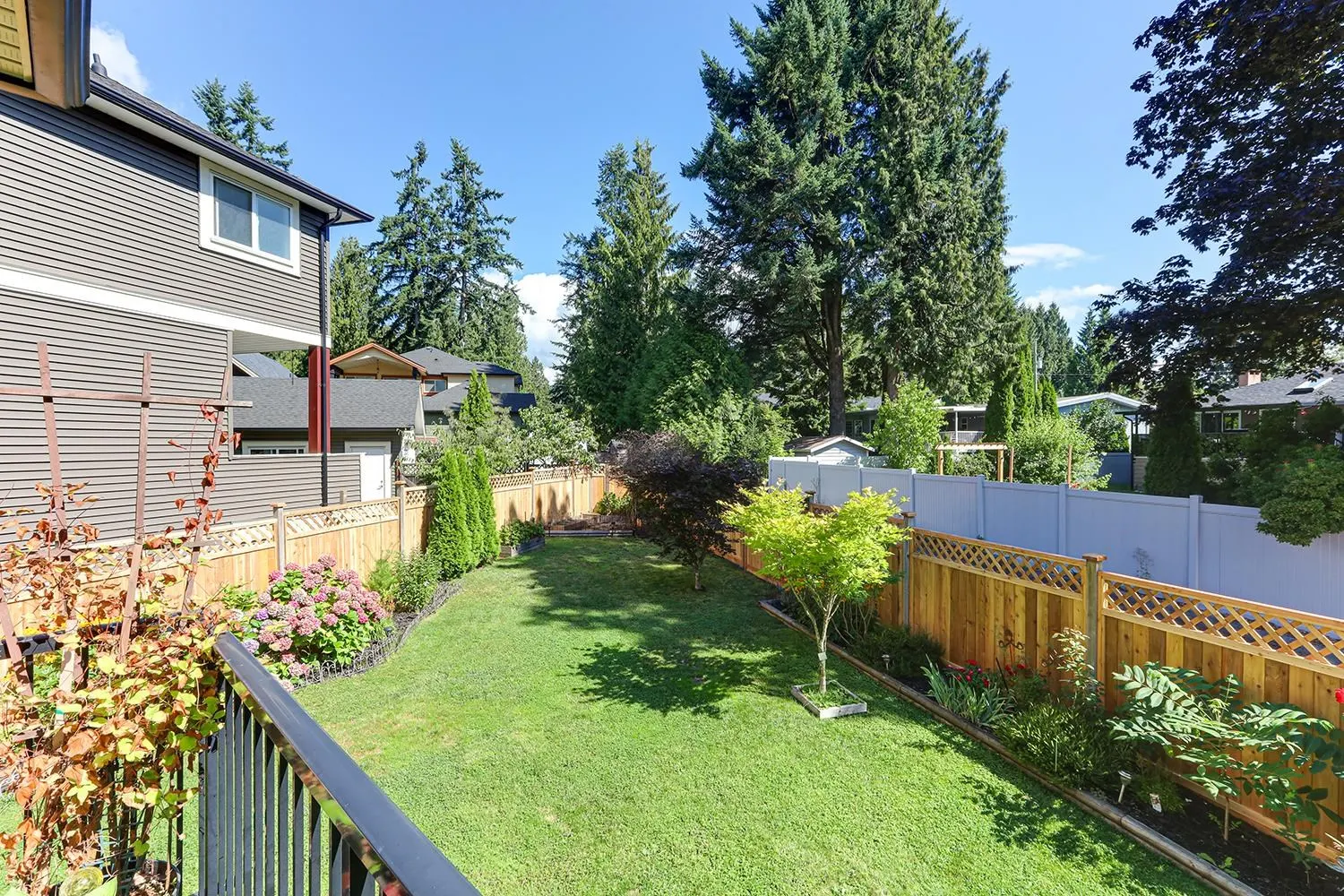 3968 Robin Place