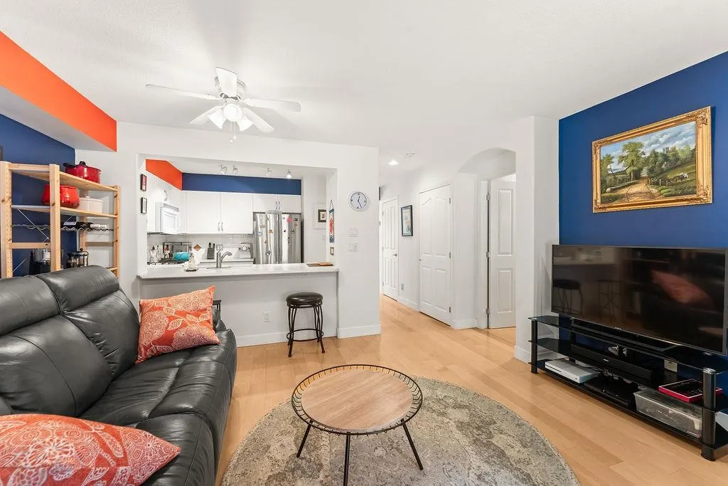 1550 Larkhall Crescent #29