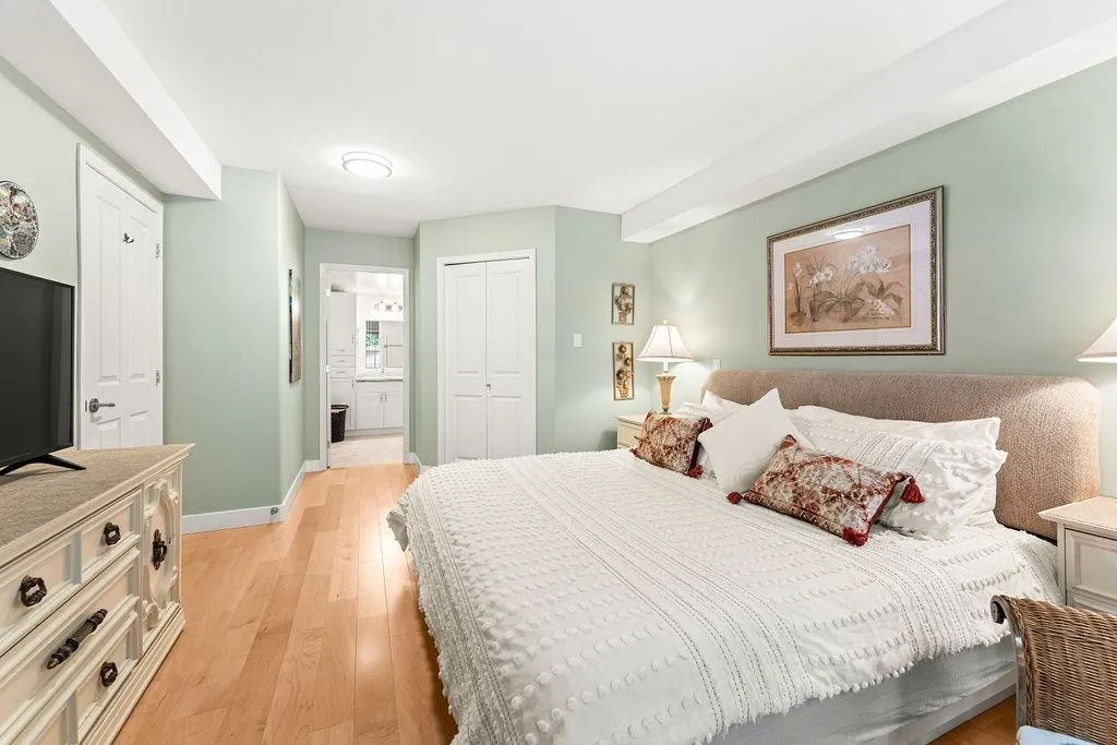 1550 Larkhall Crescent #29