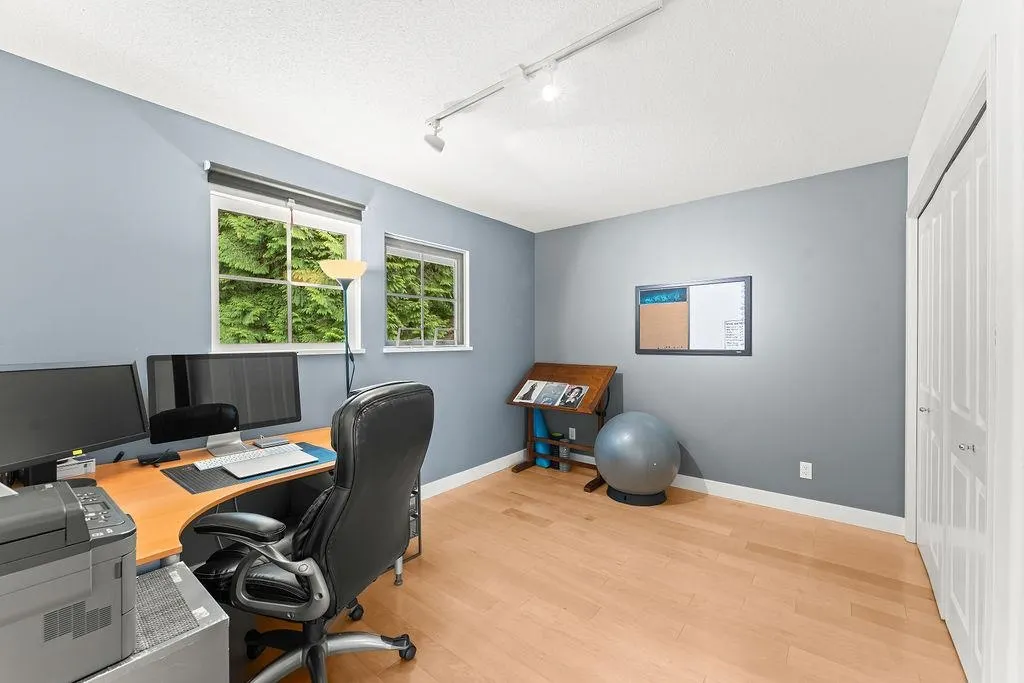 1550 Larkhall Crescent #29