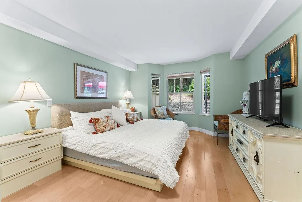 1550 Larkhall Crescent #29