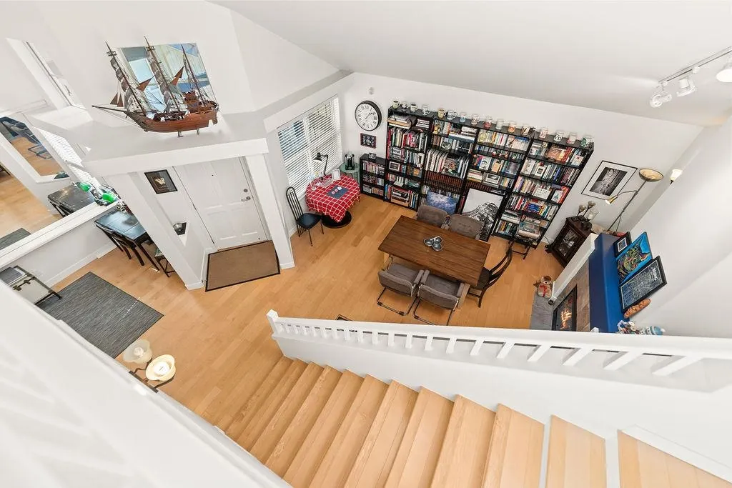 1550 Larkhall Crescent #29