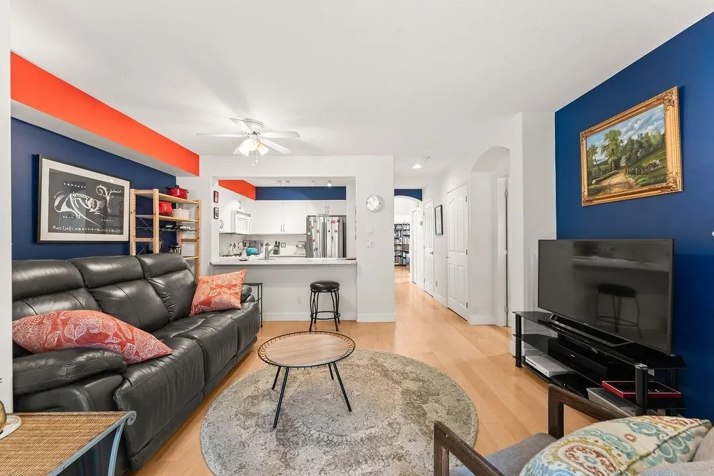 1550 Larkhall Crescent #29