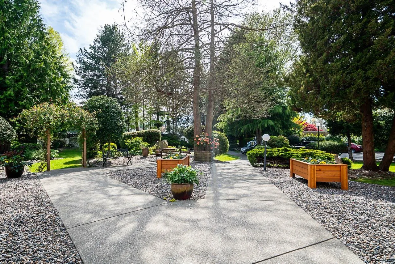 12890 17 Avenue #204
