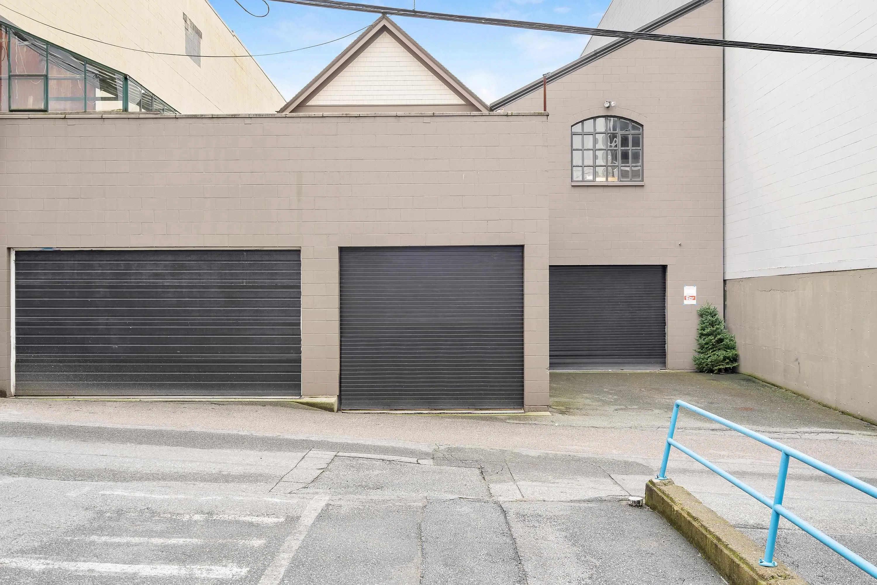 33 E 6th Avenue