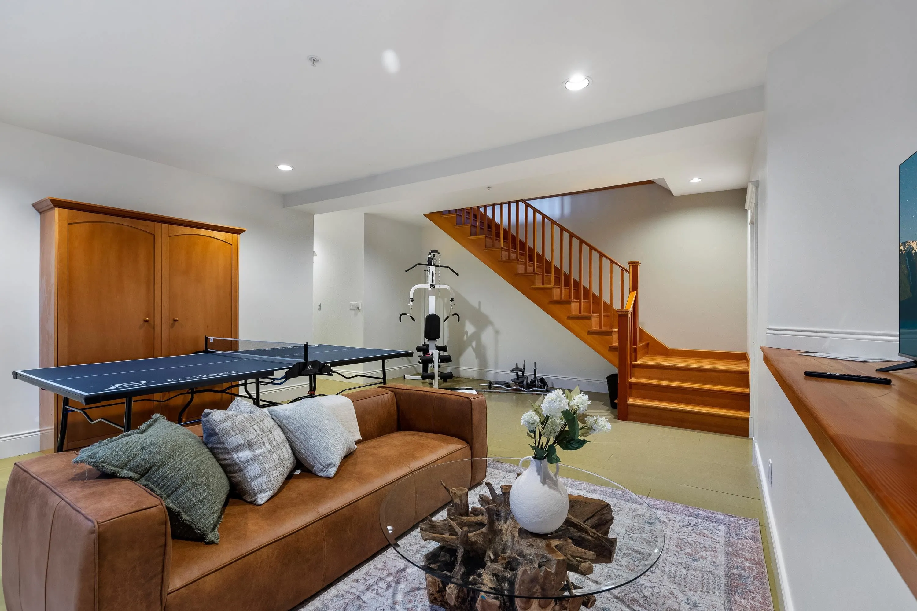 33 E 6th Avenue