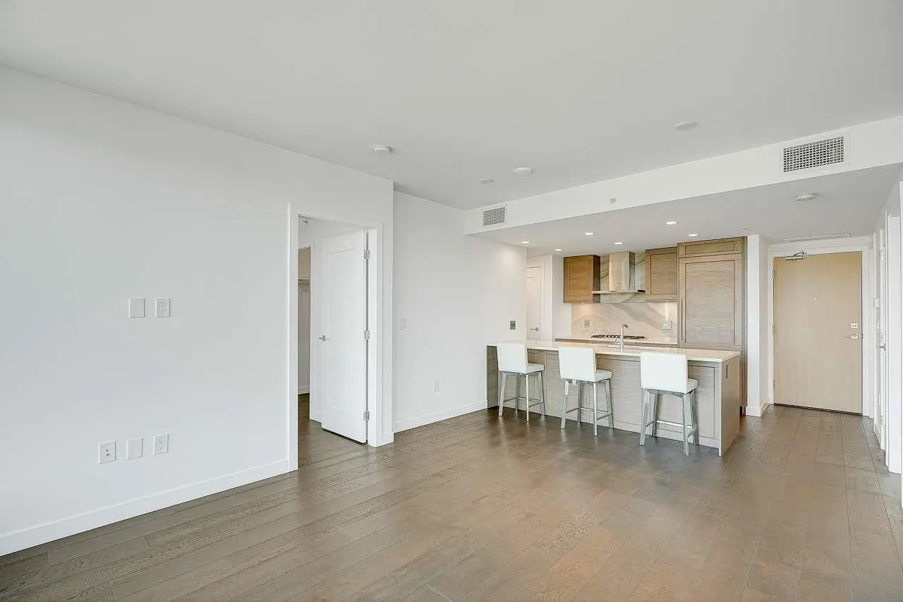5629 Birney Avenue #2008