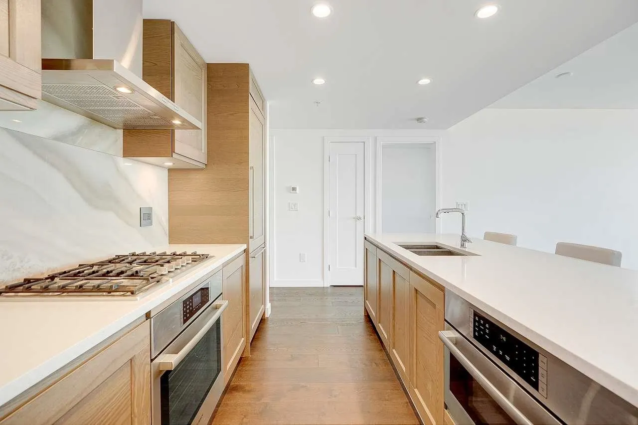5629 Birney Avenue #2008