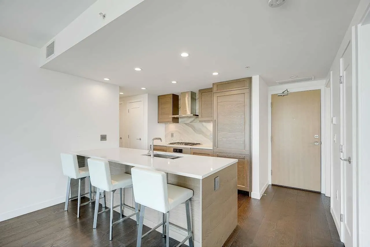 5629 Birney Avenue #2008