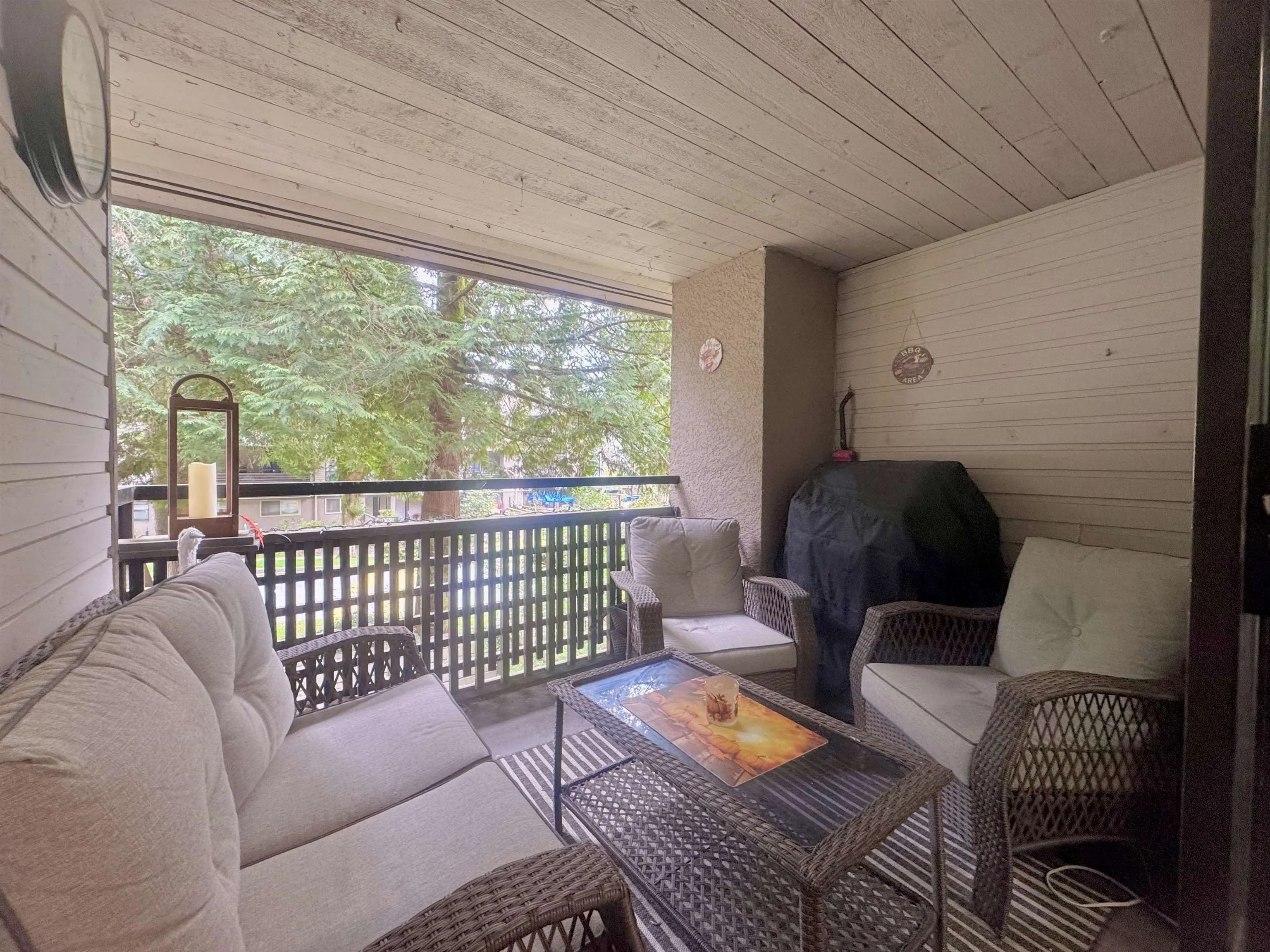 10589 Holly Park Lane