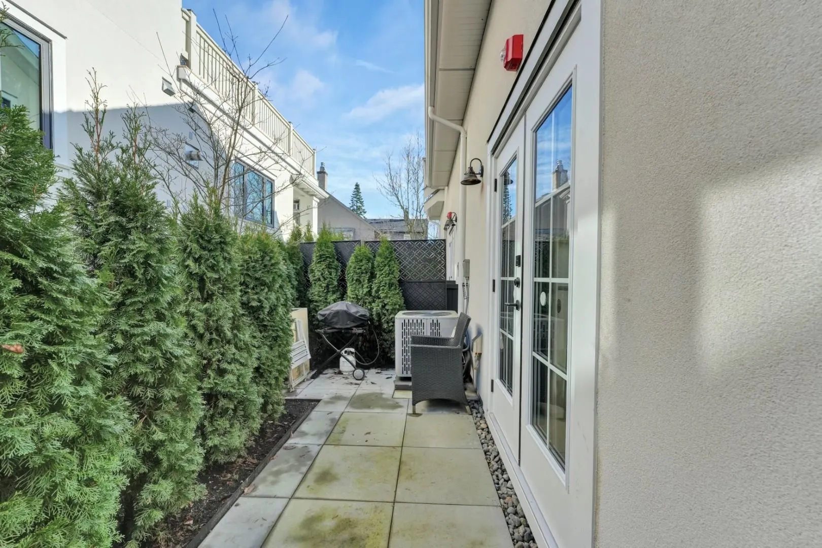 1232 W 26th Avenue