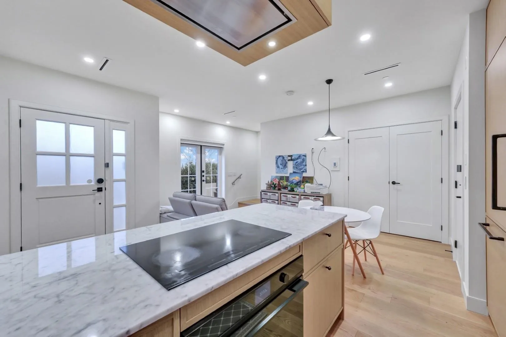 1232 W 26th Avenue
