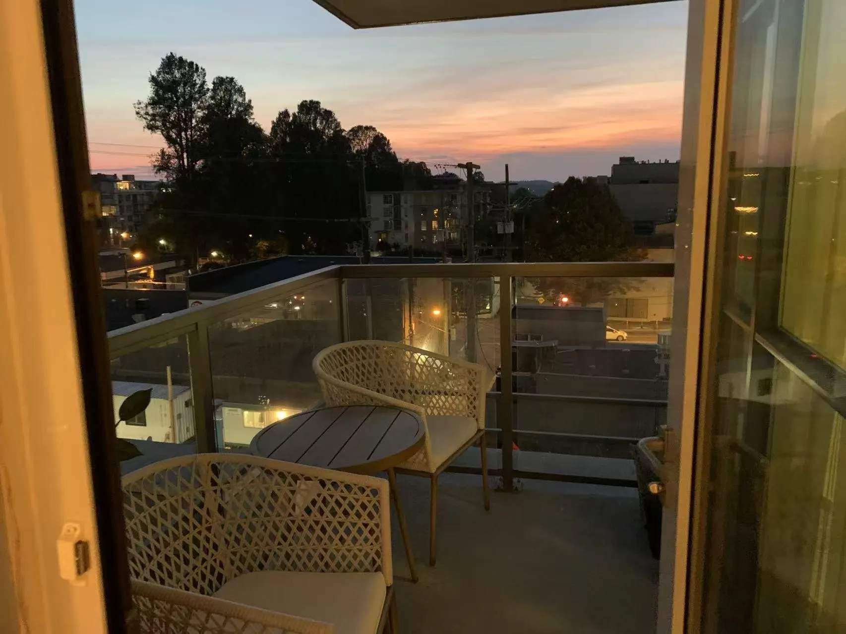 2080 W Broadway #662