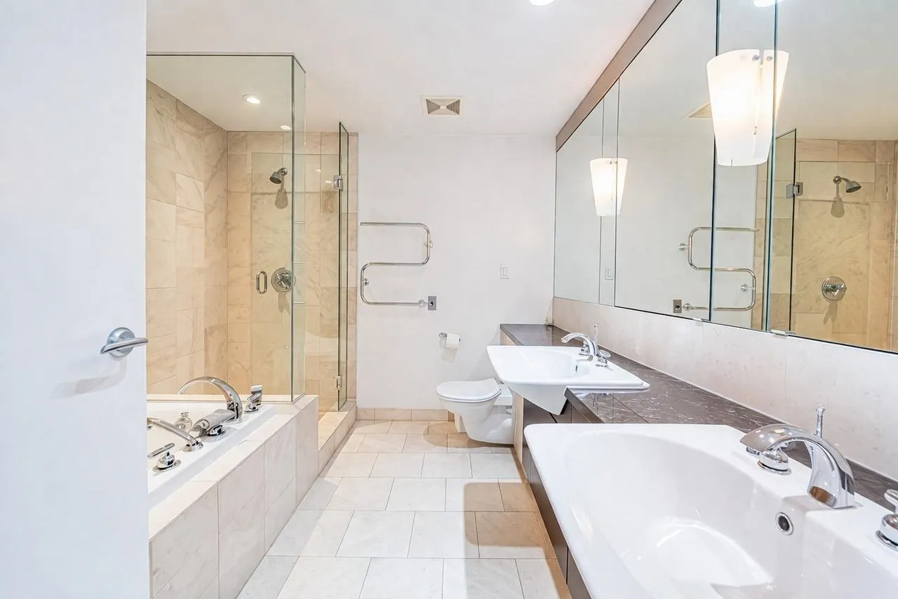 1233 W Cordova Street #1301