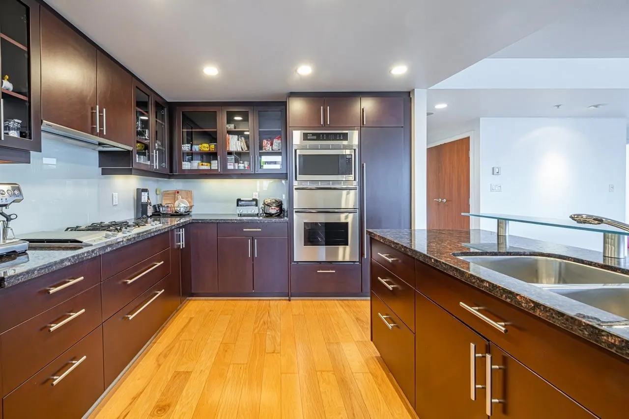 1233 W Cordova Street #1301