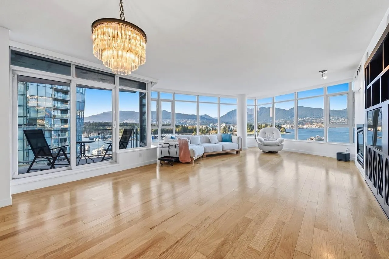 1233 W Cordova Street #1301