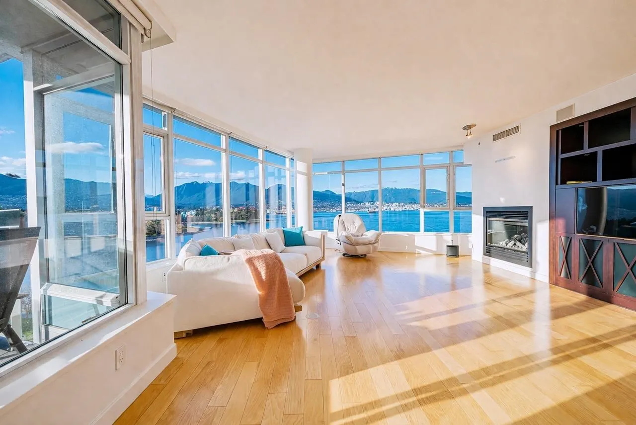 1233 W Cordova Street #1301