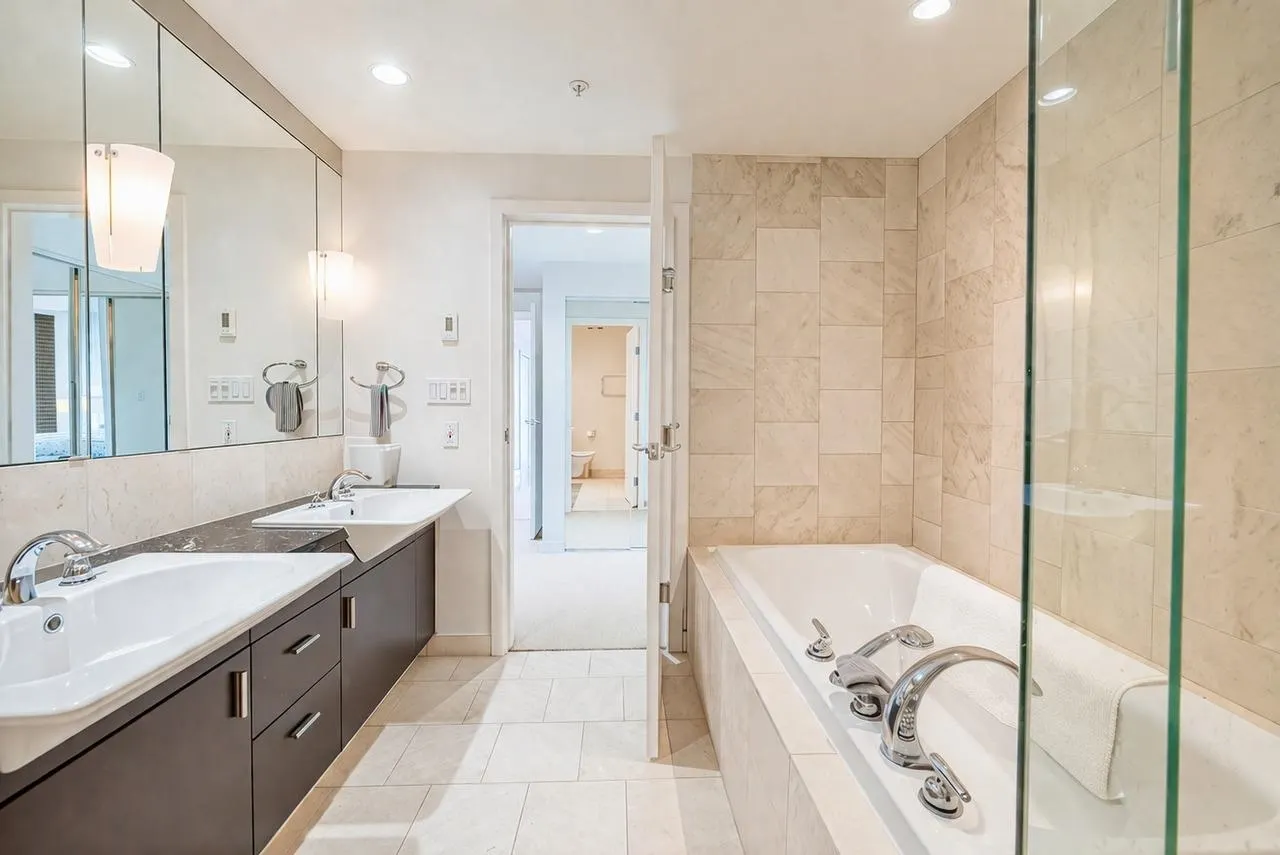 1233 W Cordova Street #1301