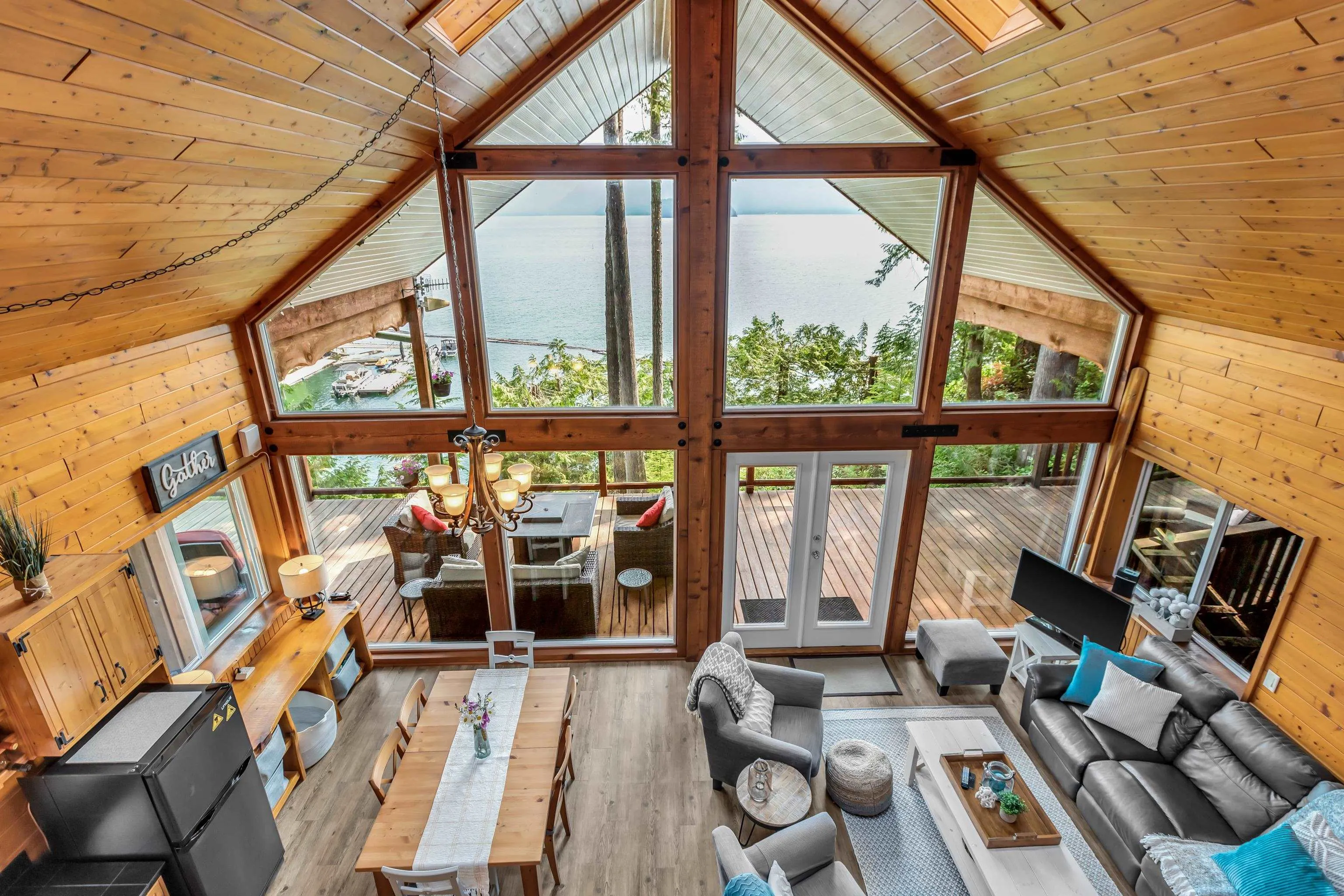 4 Christian Cove