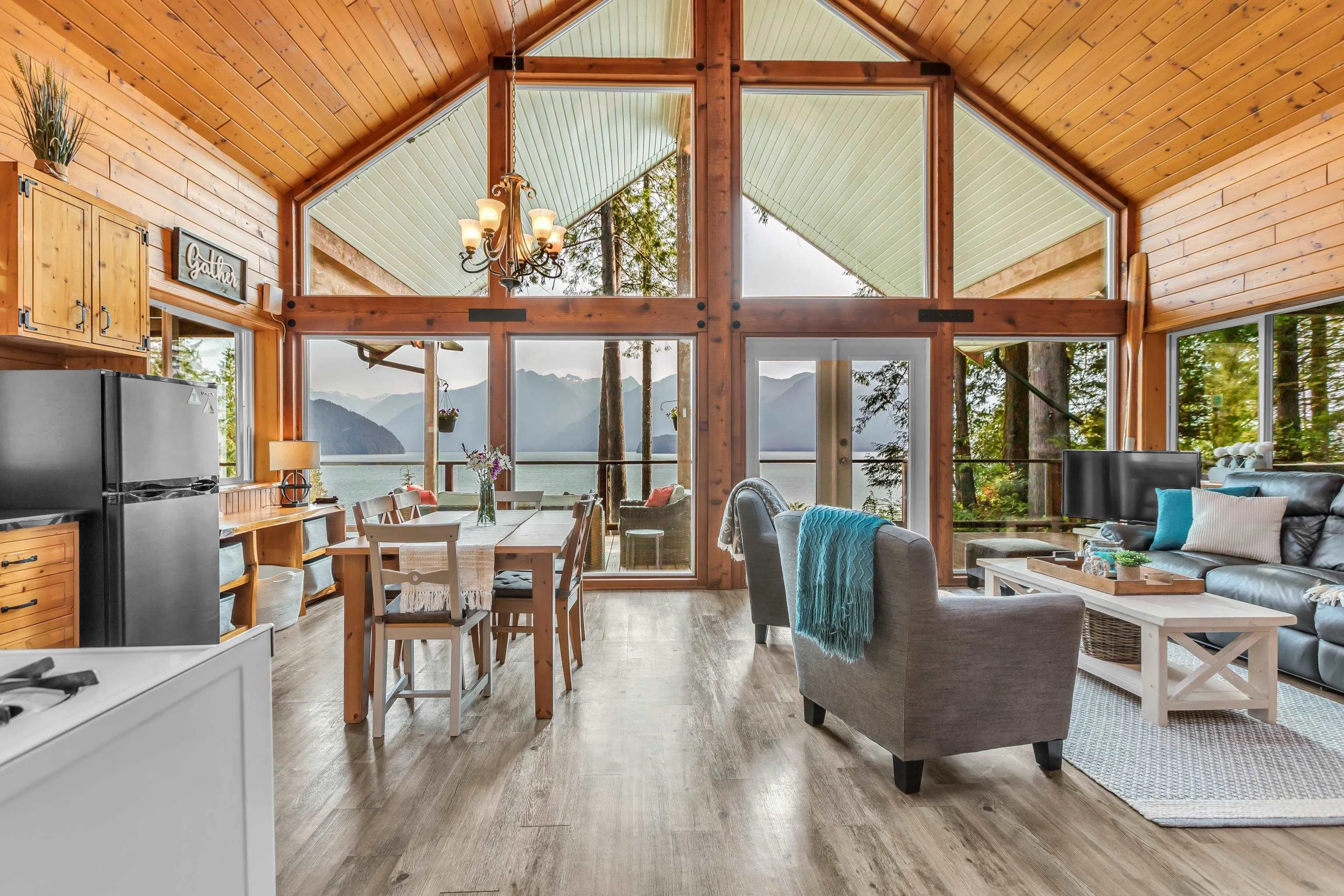 4 Christian Cove