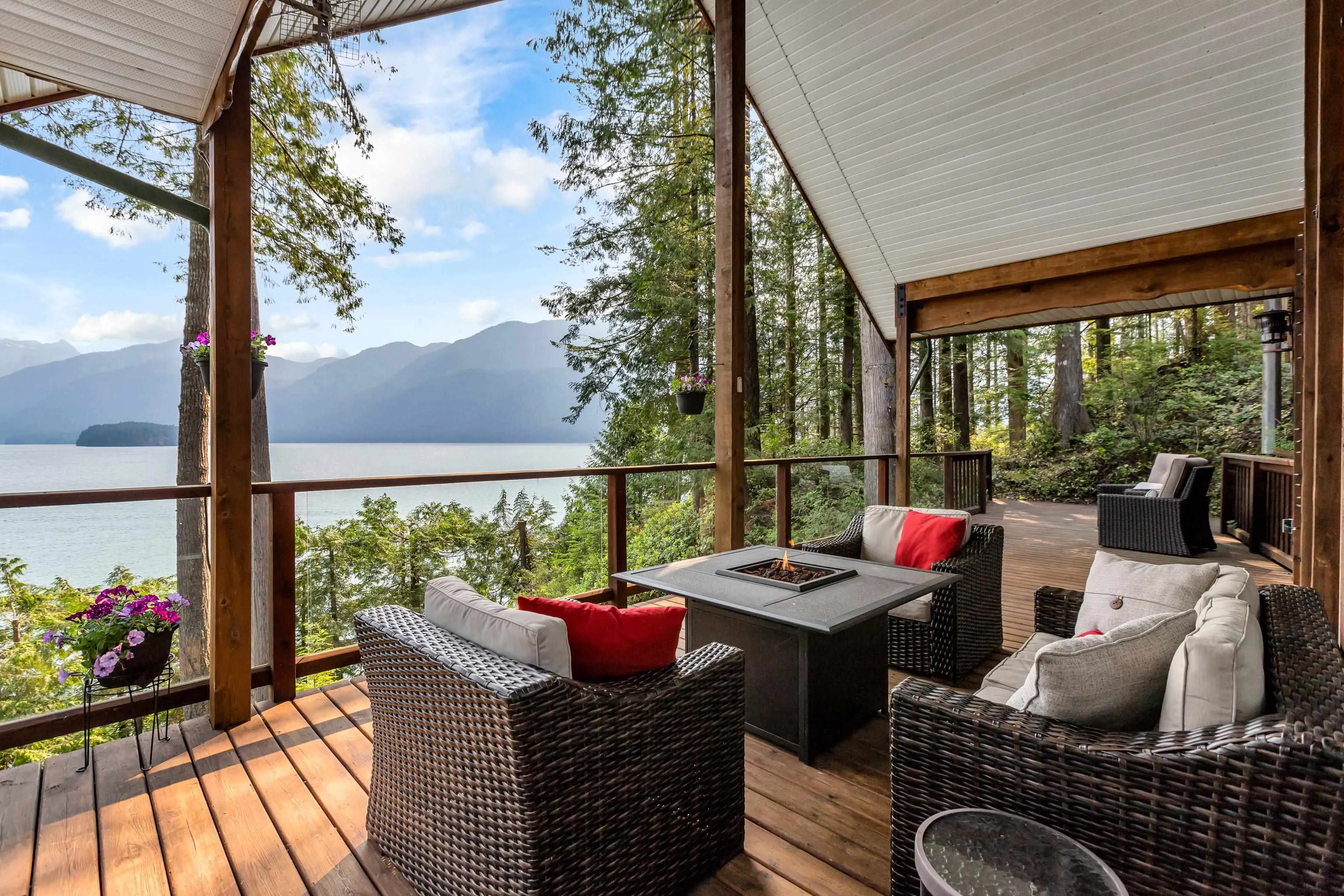 4 Christian Cove