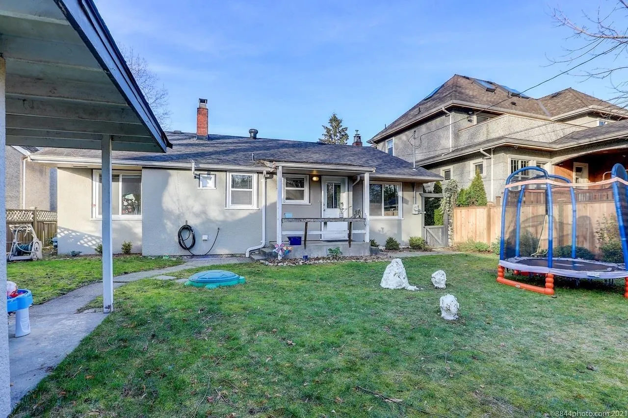 2016 W 48th Avenue