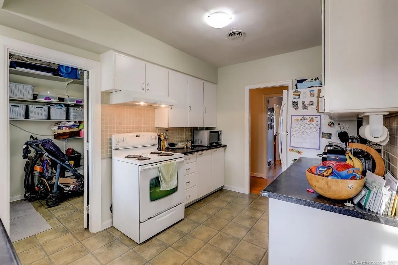 2016 W 48th Avenue