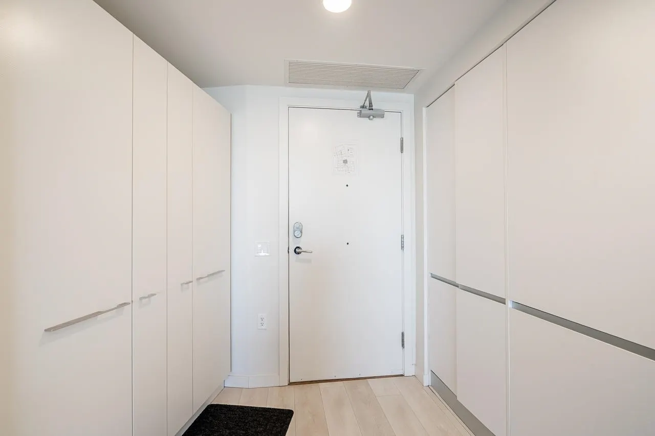 180 E 2nd Avenue #1119