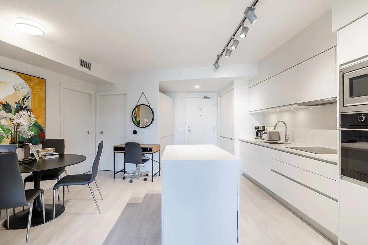 180 E 2nd Avenue #1119