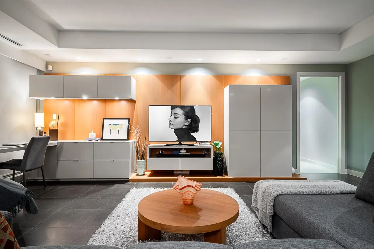 1139 W Cordova Street #2202