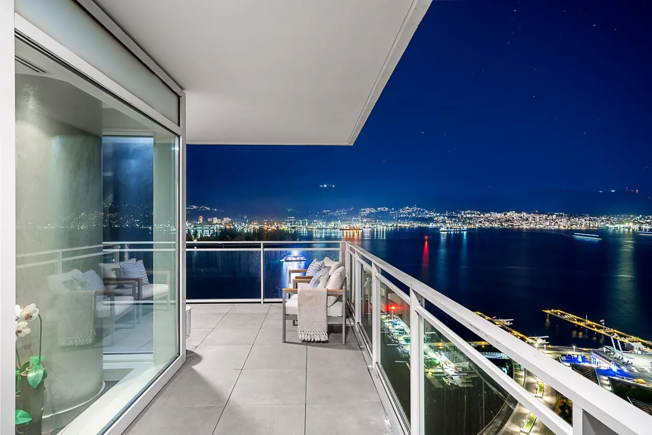 1139 W Cordova Street #2202